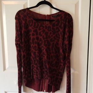 Leopard cranberry and black top